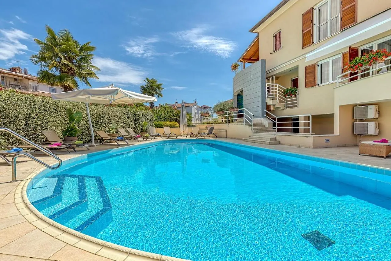 Apartment Complex Irena With Pool Porec