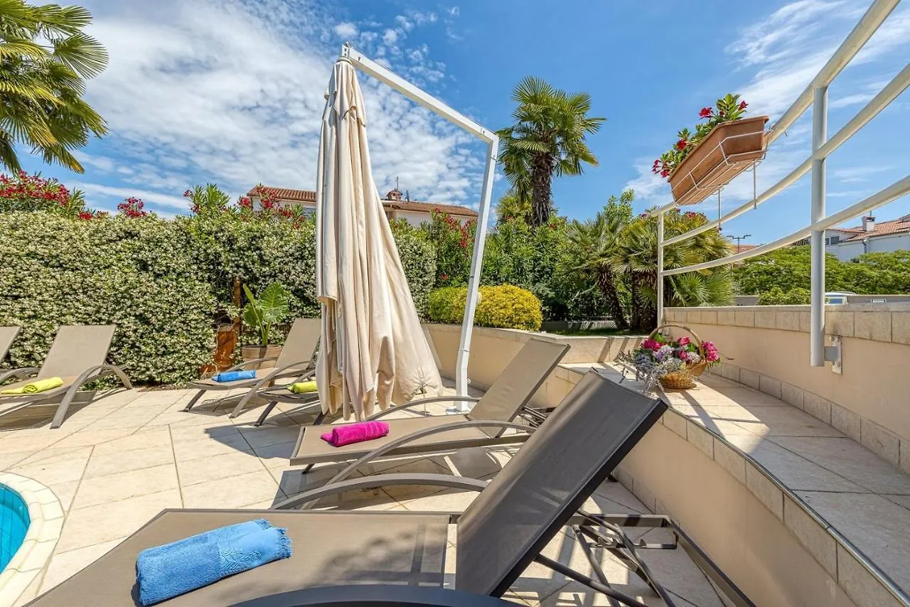 Apartment Complex Irena With Pool Porec